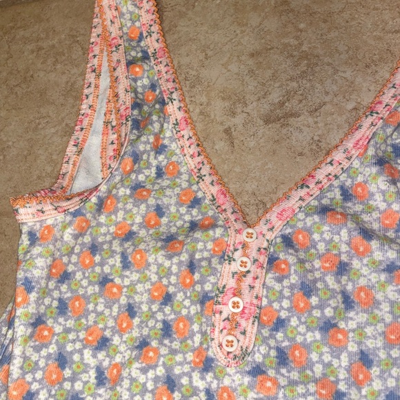 Out from Under Floral Print Bodysuit - Picture 4 of 6